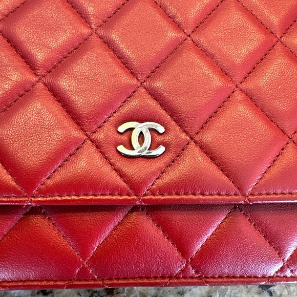 Chanel lambskin WOC in great condition - Picture 10 of 11